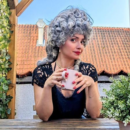 Marie Antoinette - Reise in die Vergangenheit Uelzen Exterior foto